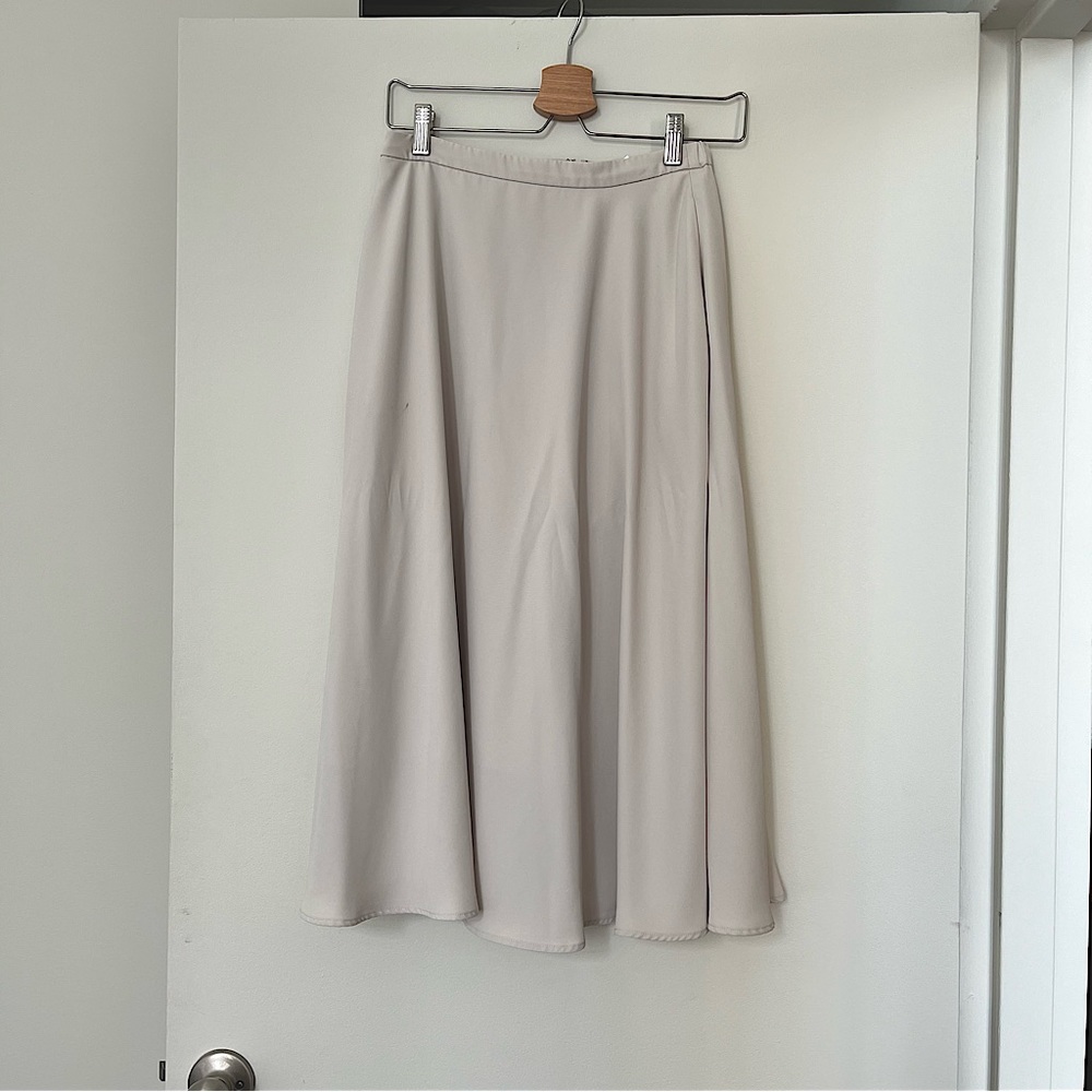 Beige Mid-Length Skirt with Pockets